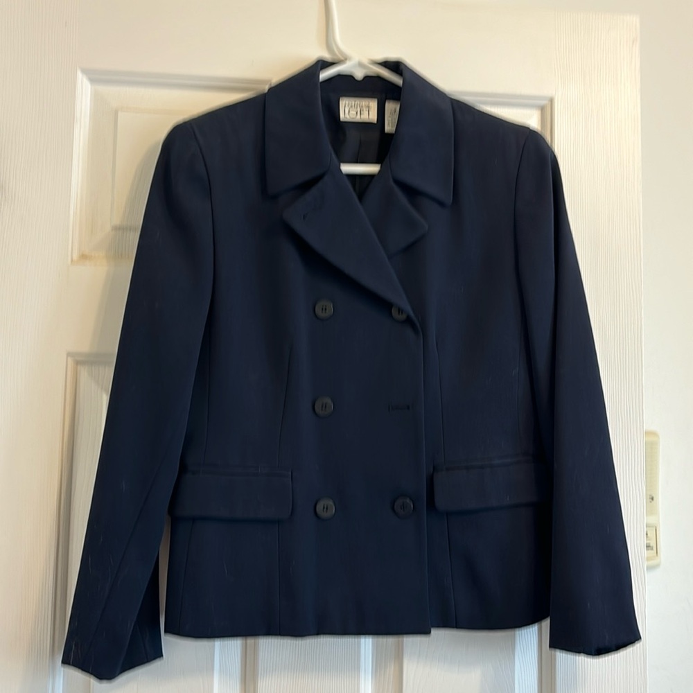 Navy blue 100 wool blazer. Missing middle button